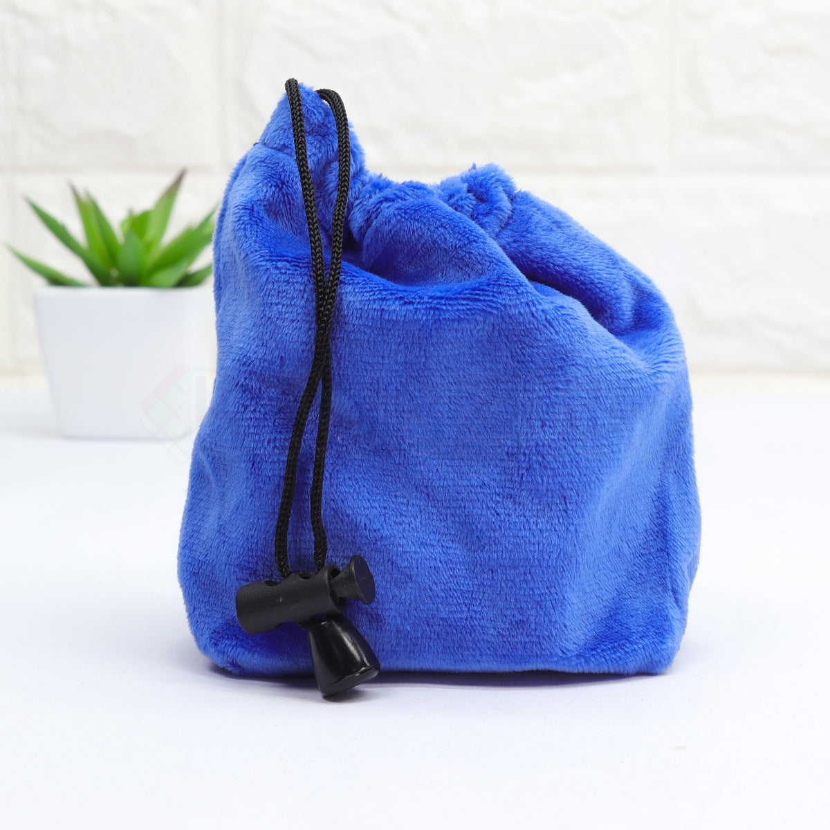 KewbzUK Soft Fluffy Cube Pouch