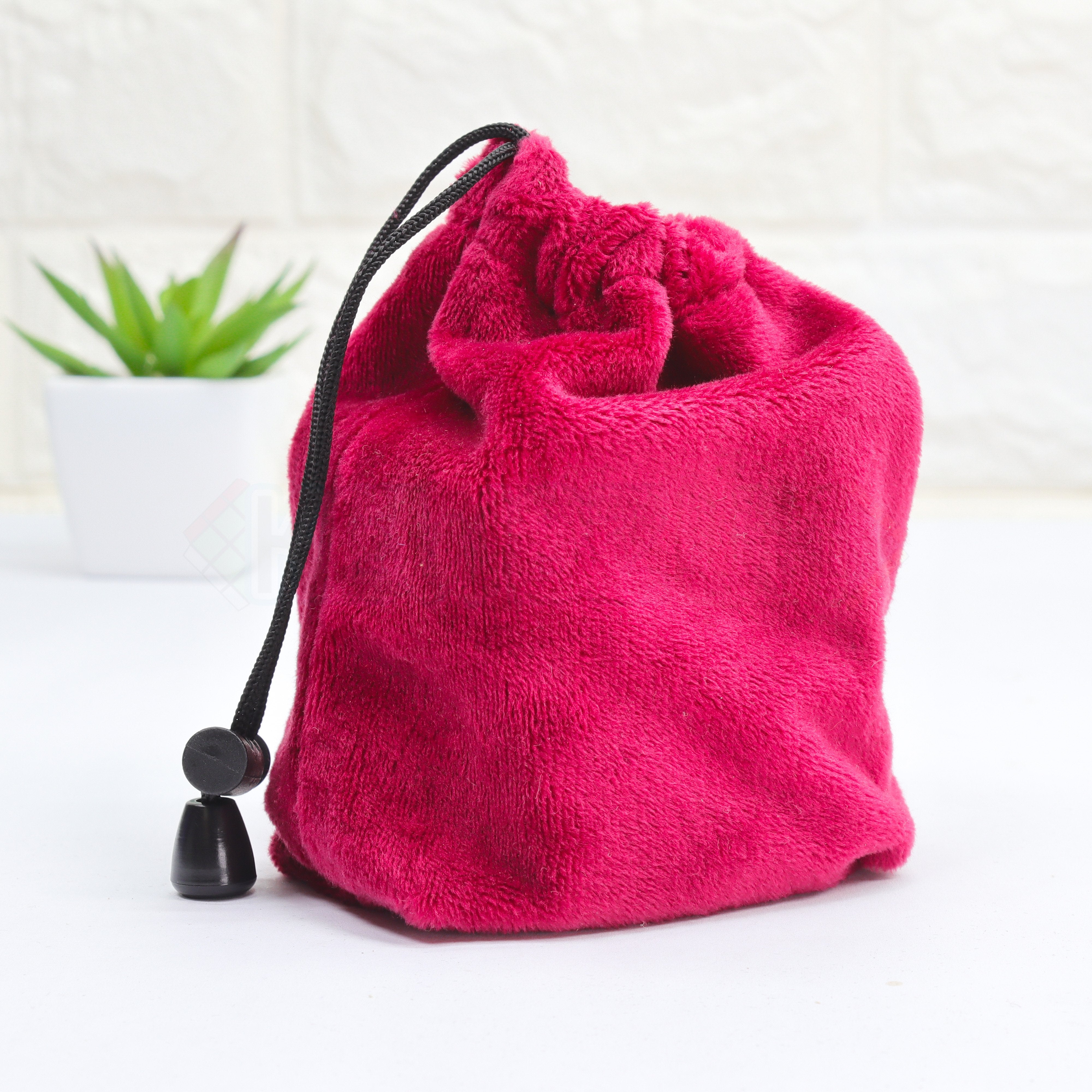 KewbzUK Soft Fluffy Cube Pouch