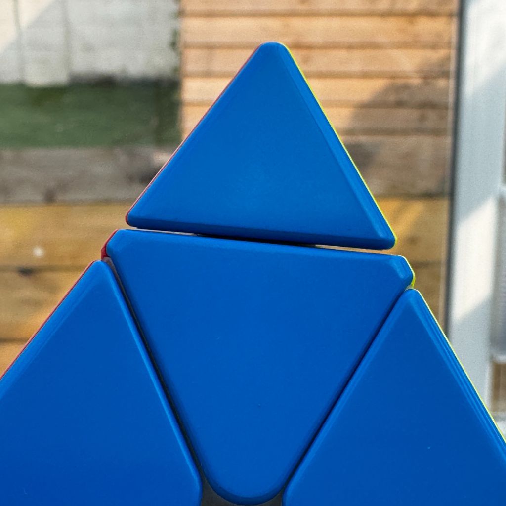 Modification de la rondelle de pointe du WeiLong Pyraminx Forg3d